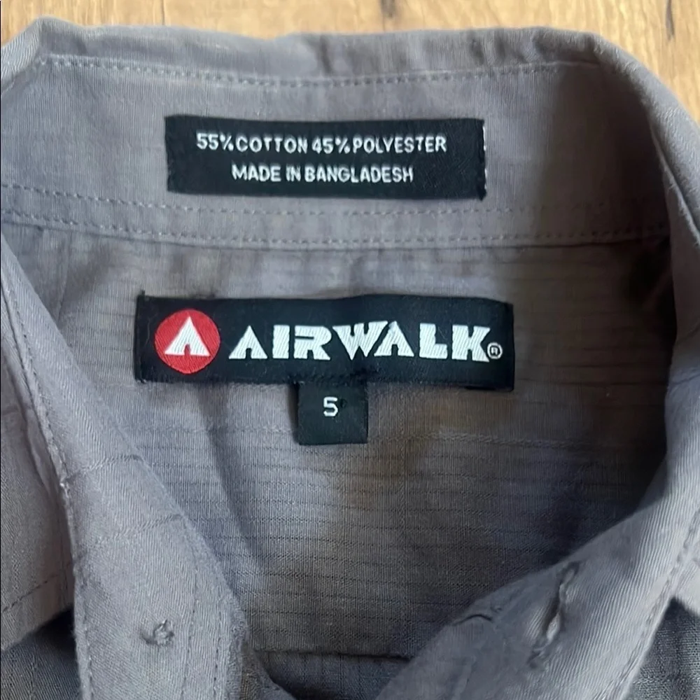 Boys Airwalk Gray Short Sleeve Button Down Shirt Size 5 Skater Casual Summer